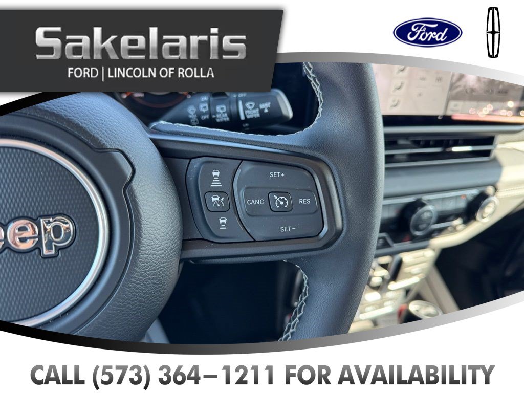 Used 2025 Jeep Wrangler Unlimited Rubicon AWD/4WD image 13