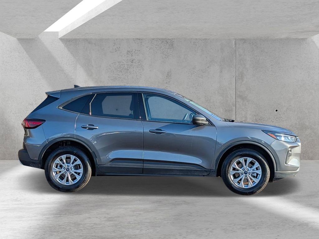 Certified 2025 Ford Escape Active w/ Tech Pack #1 AWD/4WD image 2