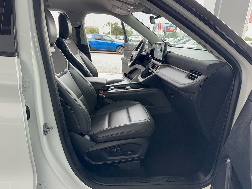 Certified 2025 Ford Explorer Active w/ Active Comfort Package RWD image 14