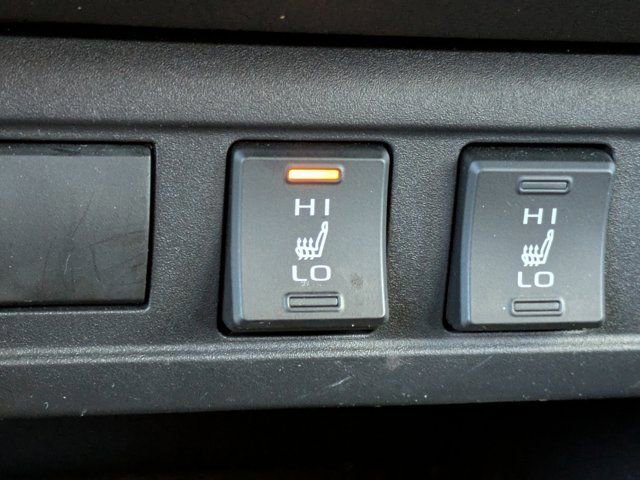 Used 2022 Toyota Corolla Cross XLE image 28