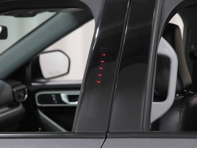 Certified 2022 Ford Explorer XLT w/ Equipment Group 202A image 5