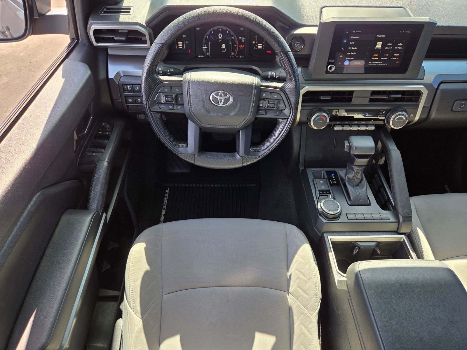 Used 2025 Toyota Tacoma SR5 AWD/4WD image 12