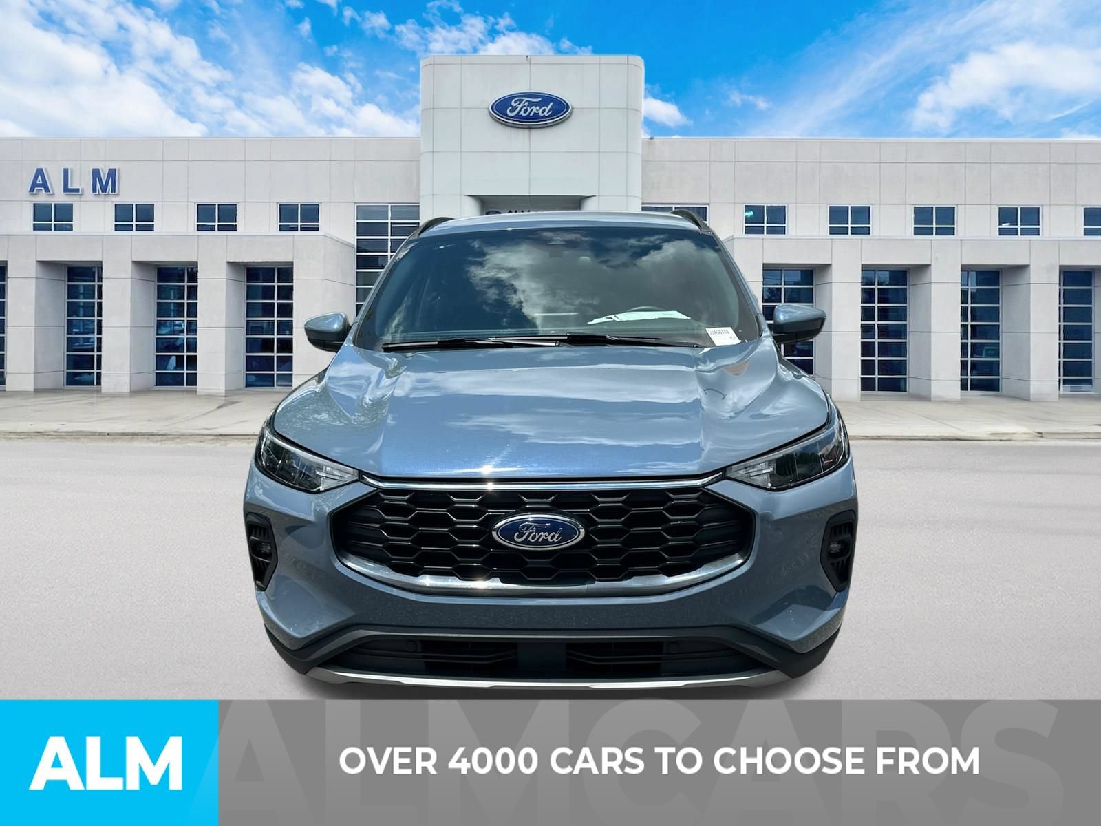 Certified 2025 Ford Escape ST-Line Select AWD/4WD image 2