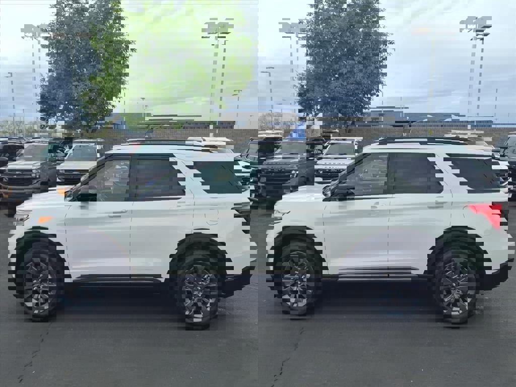 Certified 2023 Ford Explorer XLT w/ Equipment Group 202A image 2