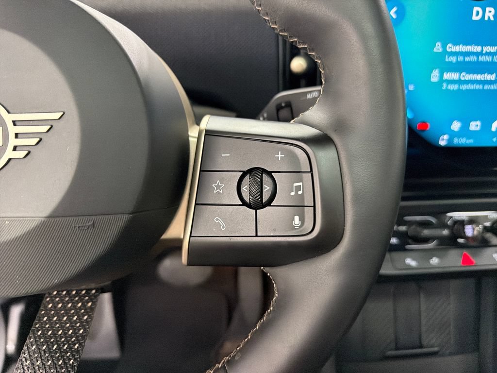 Used 2025 MINI Cooper 2-Door Hardtop FWD image 22