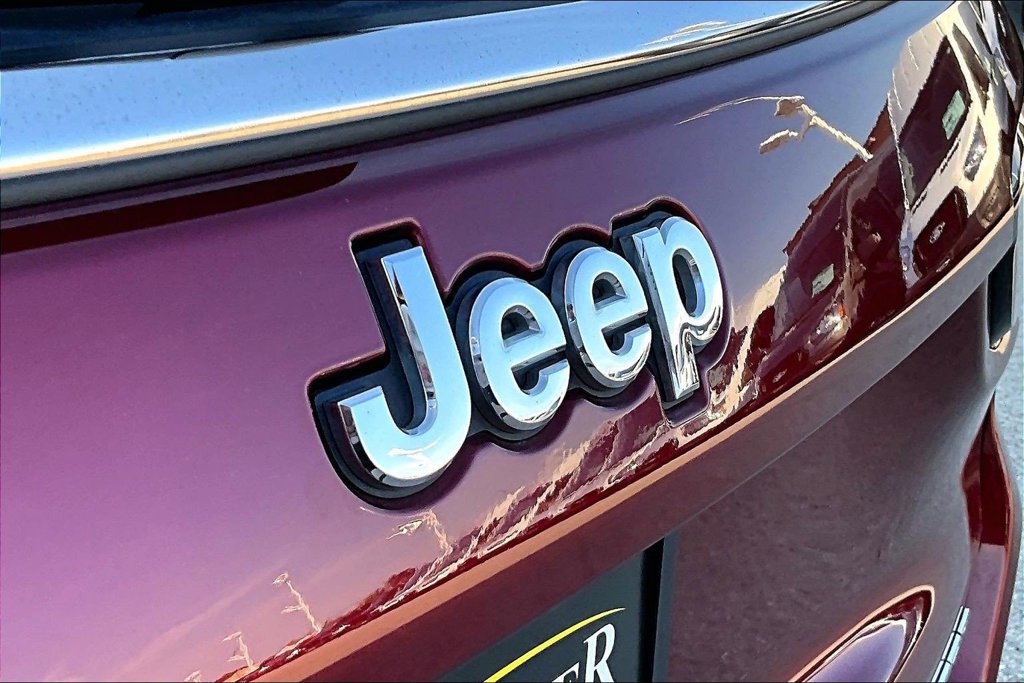 Used 2022 Jeep Compass Limited AWD/4WD image 30