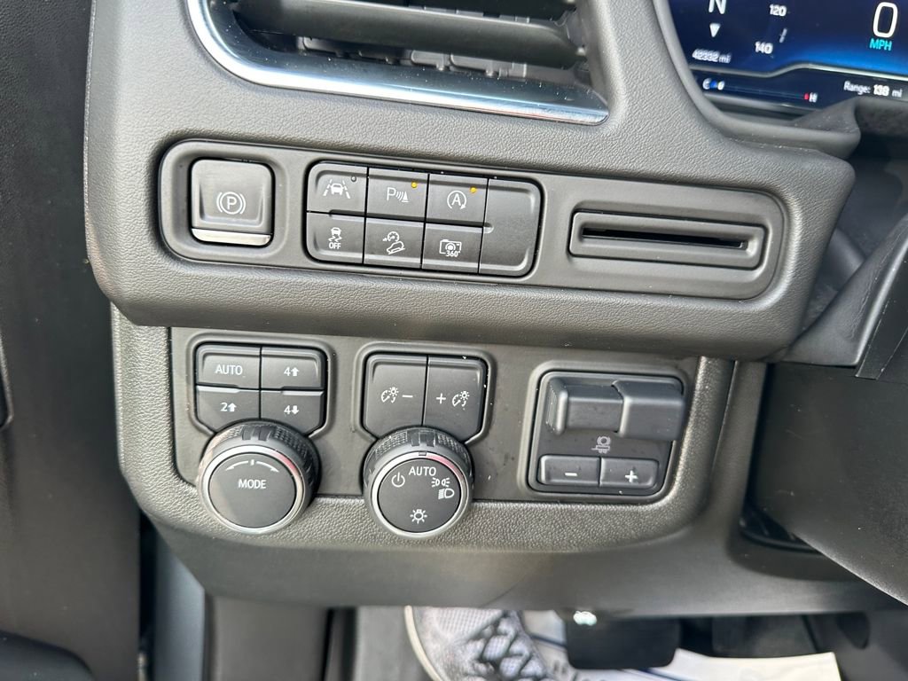 Used 2023 Chevrolet Tahoe Z71 w/ Luxury Package image 13