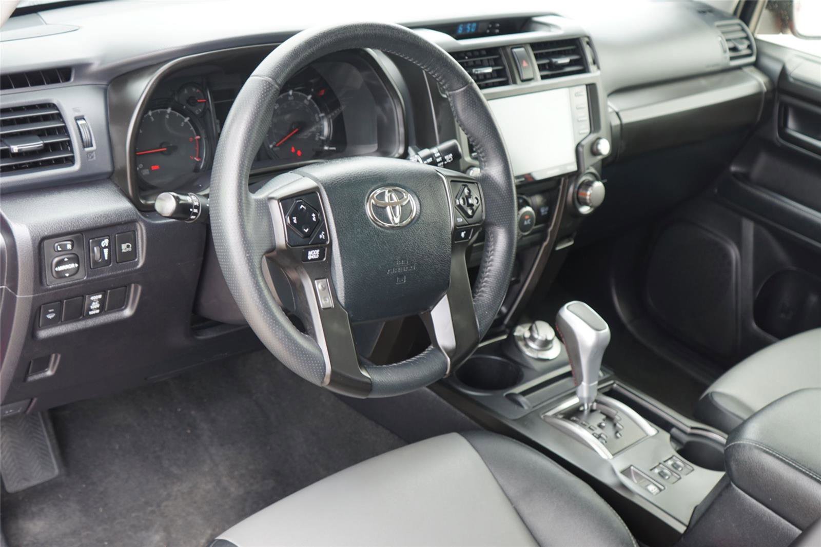 Used 2020 Toyota 4Runner SR5 Premium AWD/4WD image 9