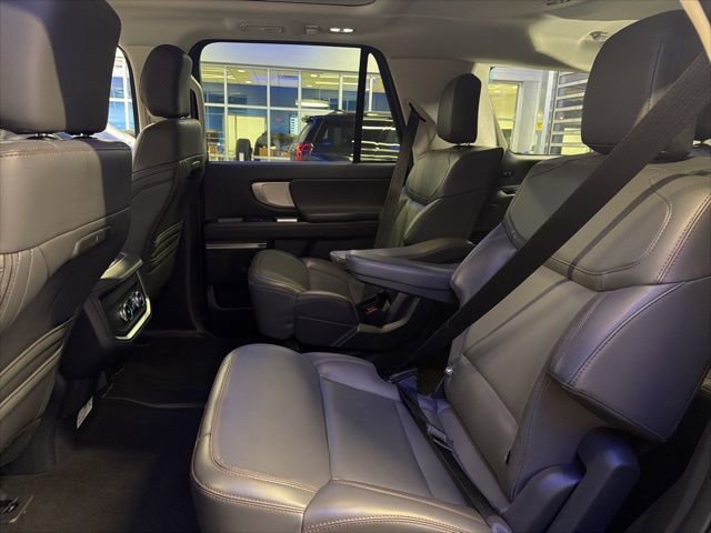 Certified 2025 Ford Expedition Active image 20