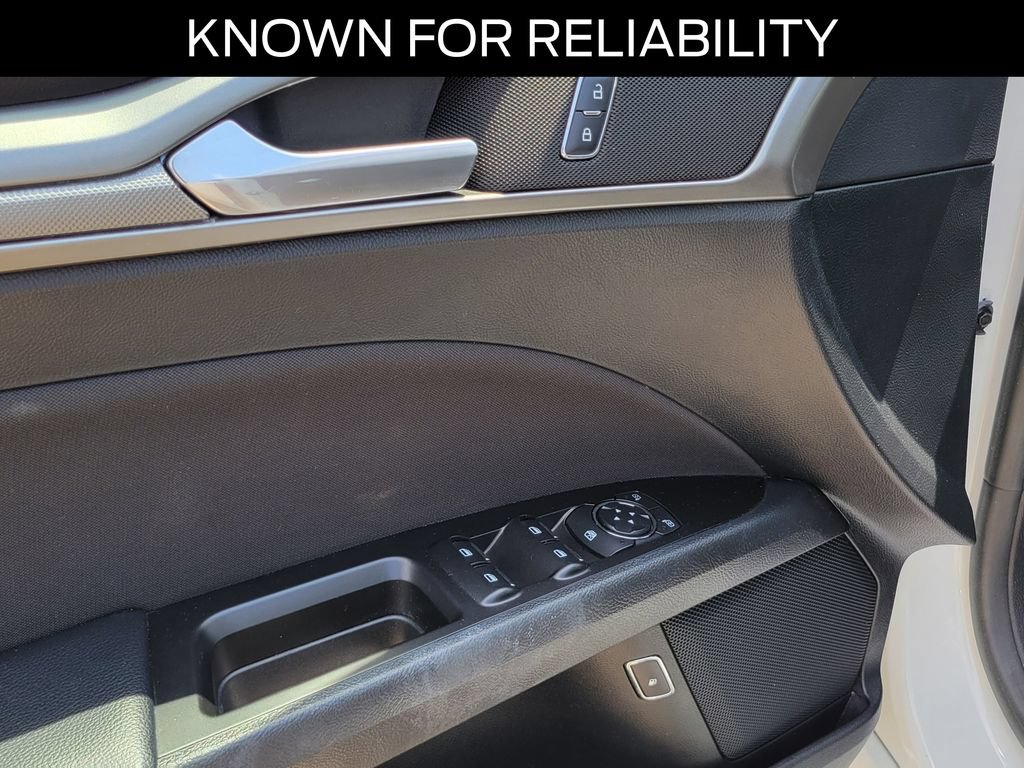 Certified 2017 Ford Fusion SE FWD image 18