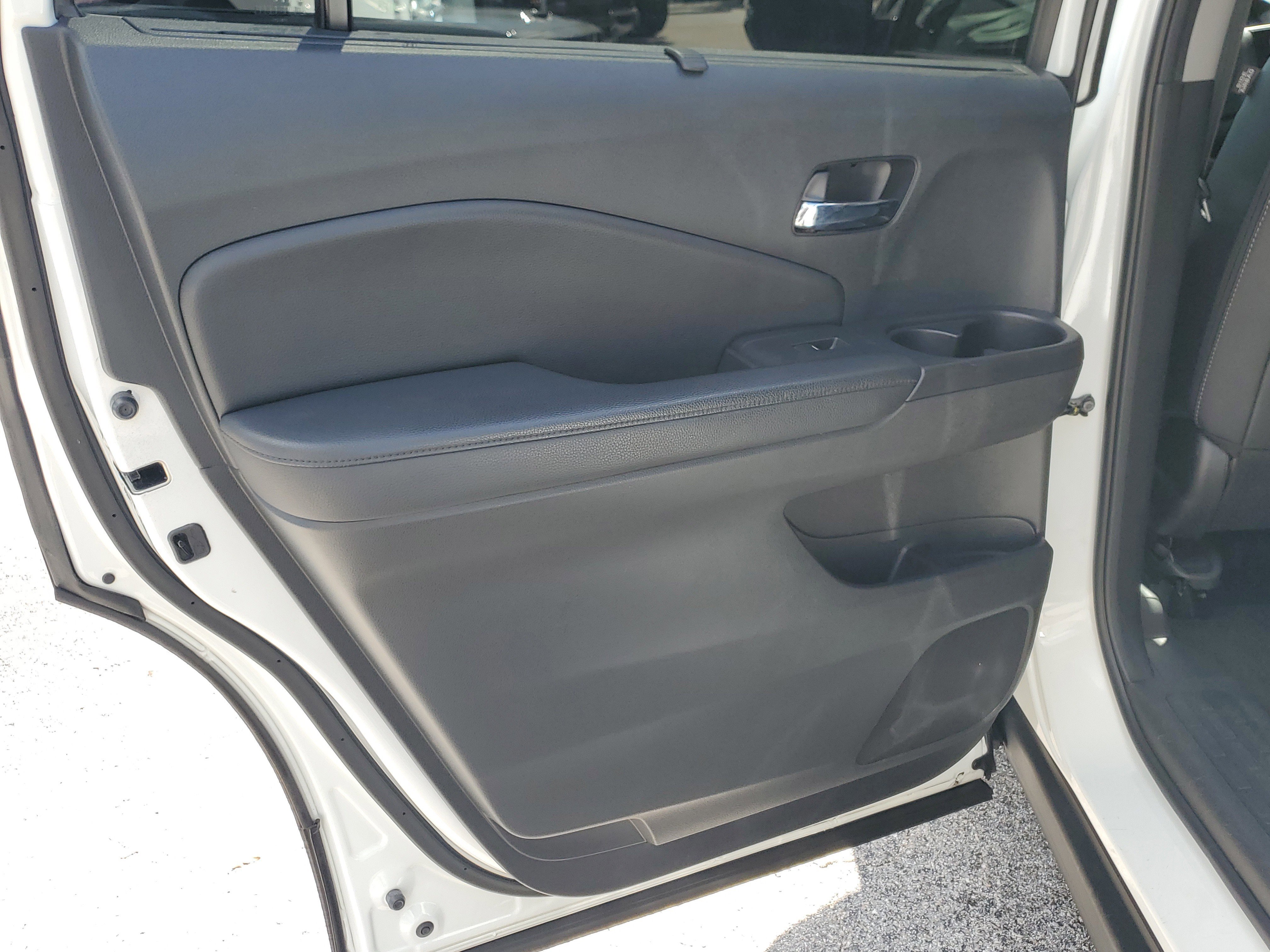 Used 2022 Honda Pilot Touring image 11