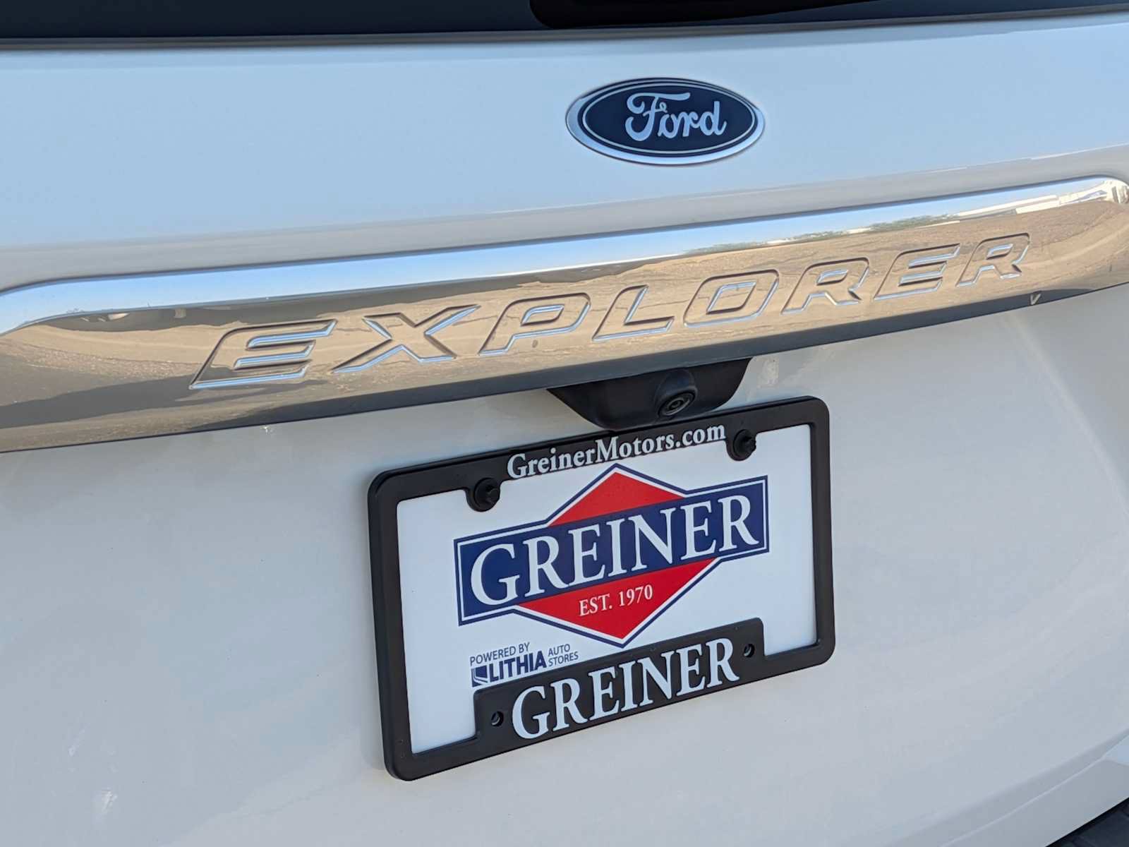 Certified 2023 Ford Explorer Platinum w/ Technology Package AWD/4WD image 11