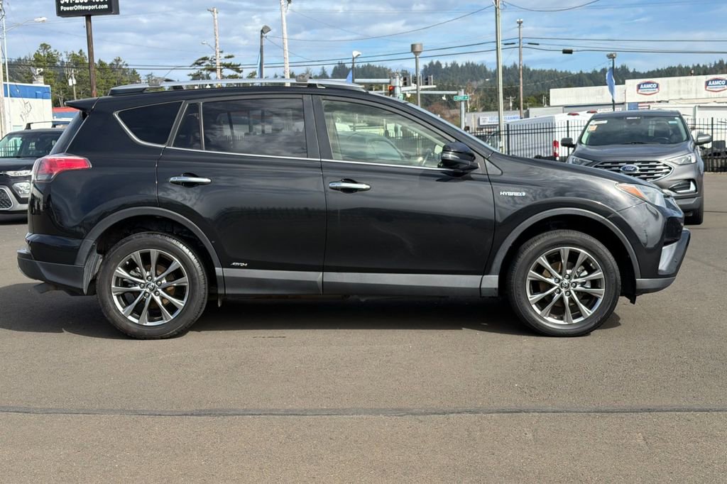 Used 2018 Toyota RAV4 Limited w/ Advanced Technology Package image 2