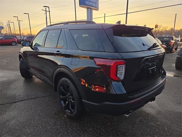 Certified 2023 Ford Explorer ST-Line w/ Class IV Trailer Tow Package image 9