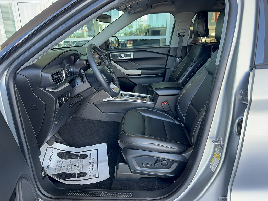 Certified 2023 Ford Explorer XLT w/ Equipment Group 202A RWD image 11