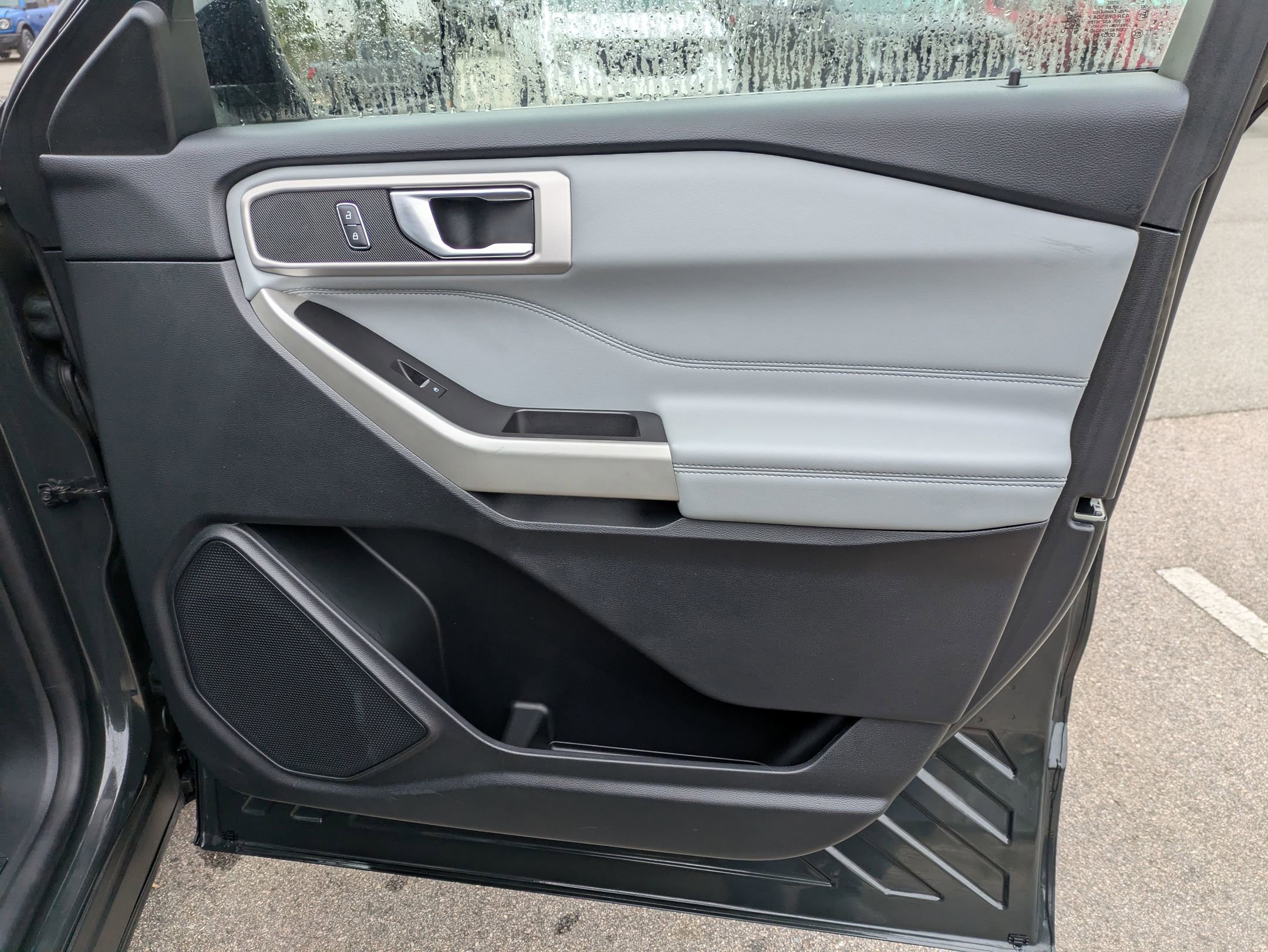 Certified 2022 Ford Explorer XLT w/ Equipment Group 202A image 41