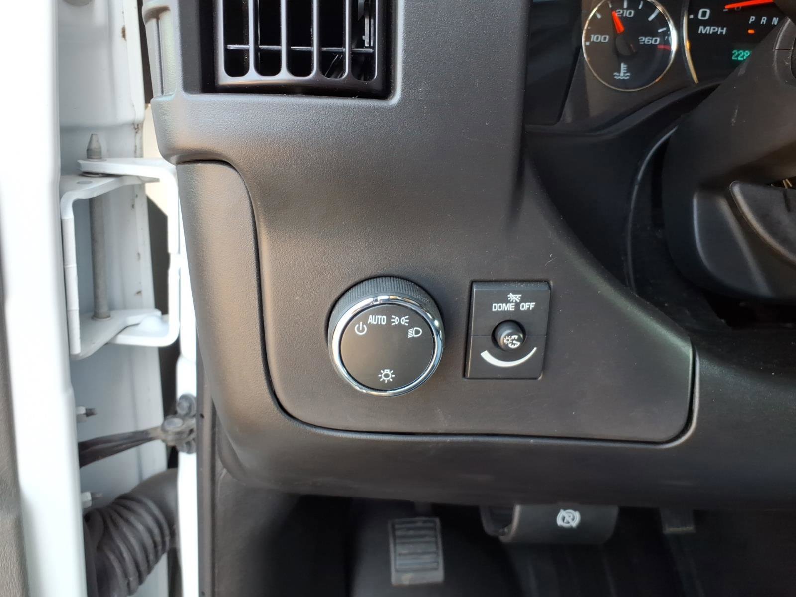 Used 2024 Chevrolet Express 2500 w/ Driver Convenience Package image 15