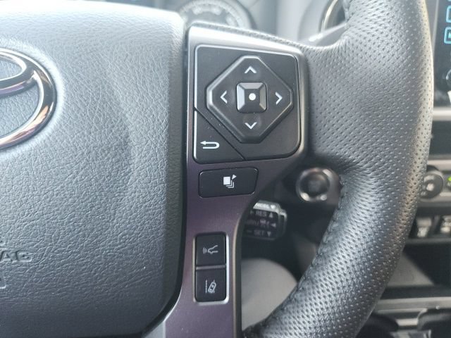 Used 2019 Toyota Tacoma TRD Off-Road AWD/4WD image 33