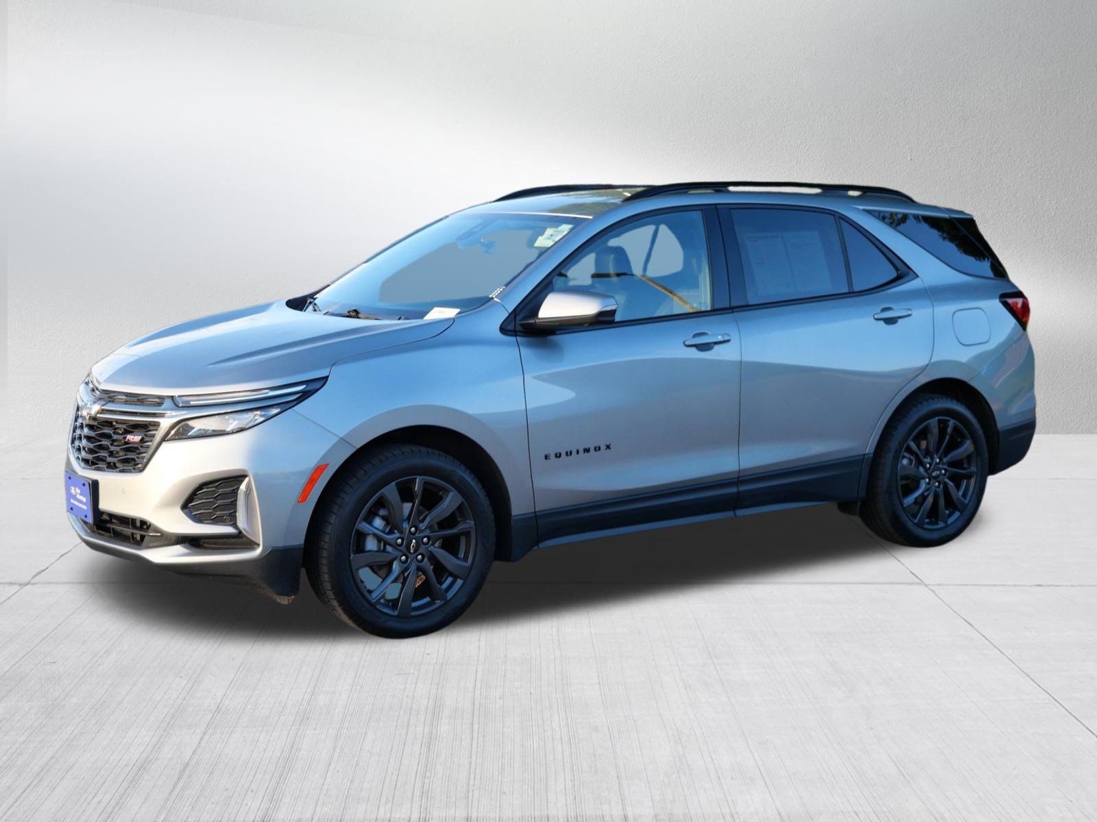 Used 2023 Chevrolet Equinox RS AWD/4WD image 3