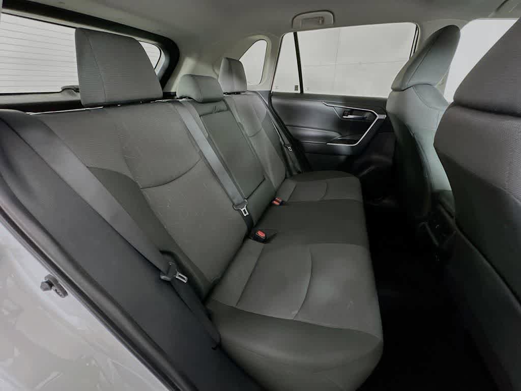 Used 2025 Toyota RAV4 XLE AWD/4WD image 31