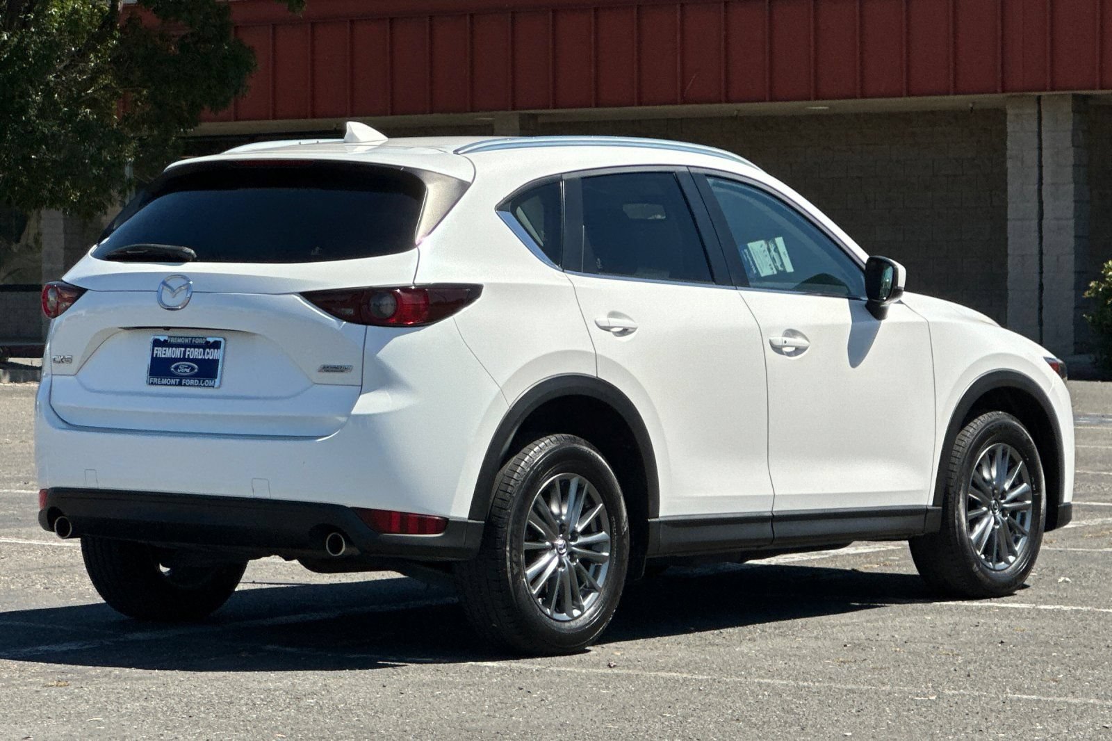 Used 2017 MAZDA CX-5 Touring w/ Preferred Equipment Package FWD image 3