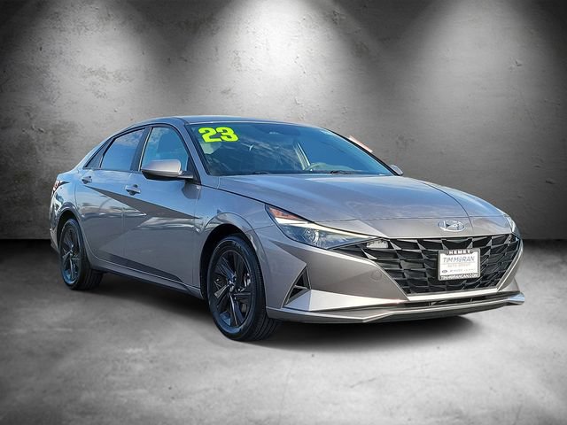 Used 2023 Hyundai Elantra SEL FWD image 2