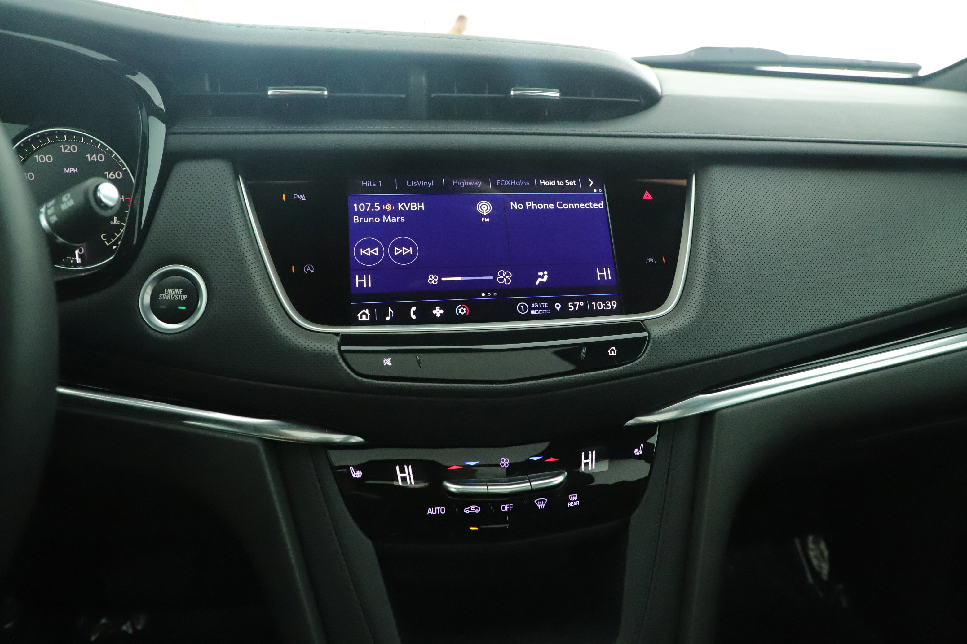 Used 2023 Cadillac XT6 Luxury image 16