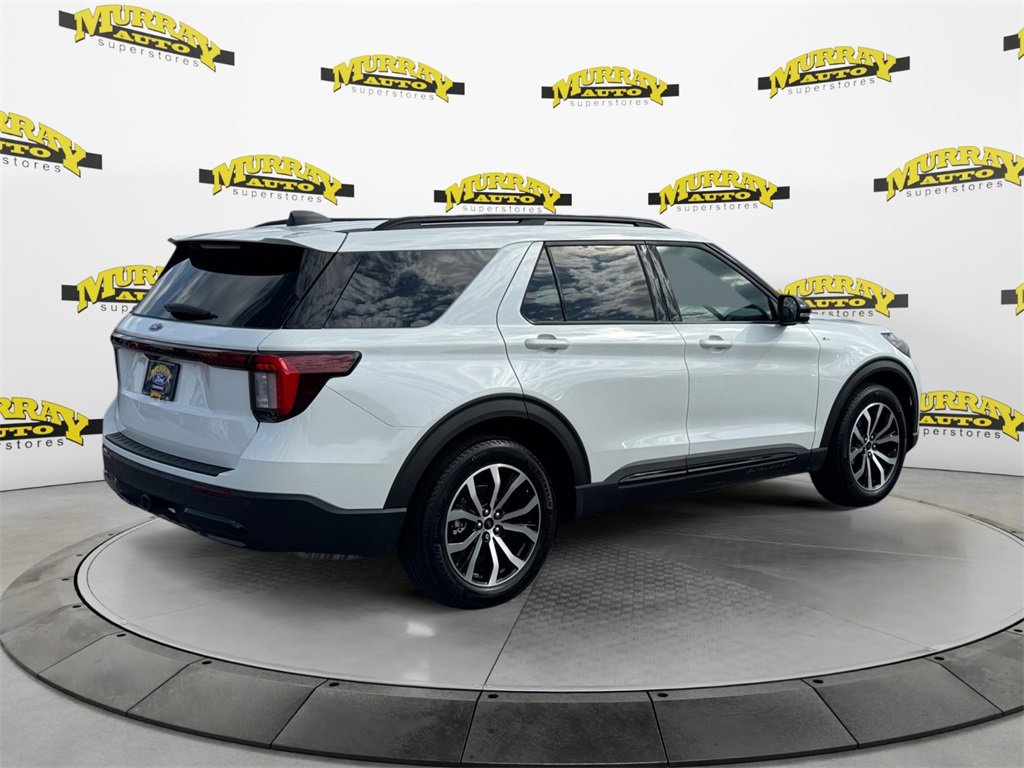 Certified 2025 Ford Explorer ST-Line image 4