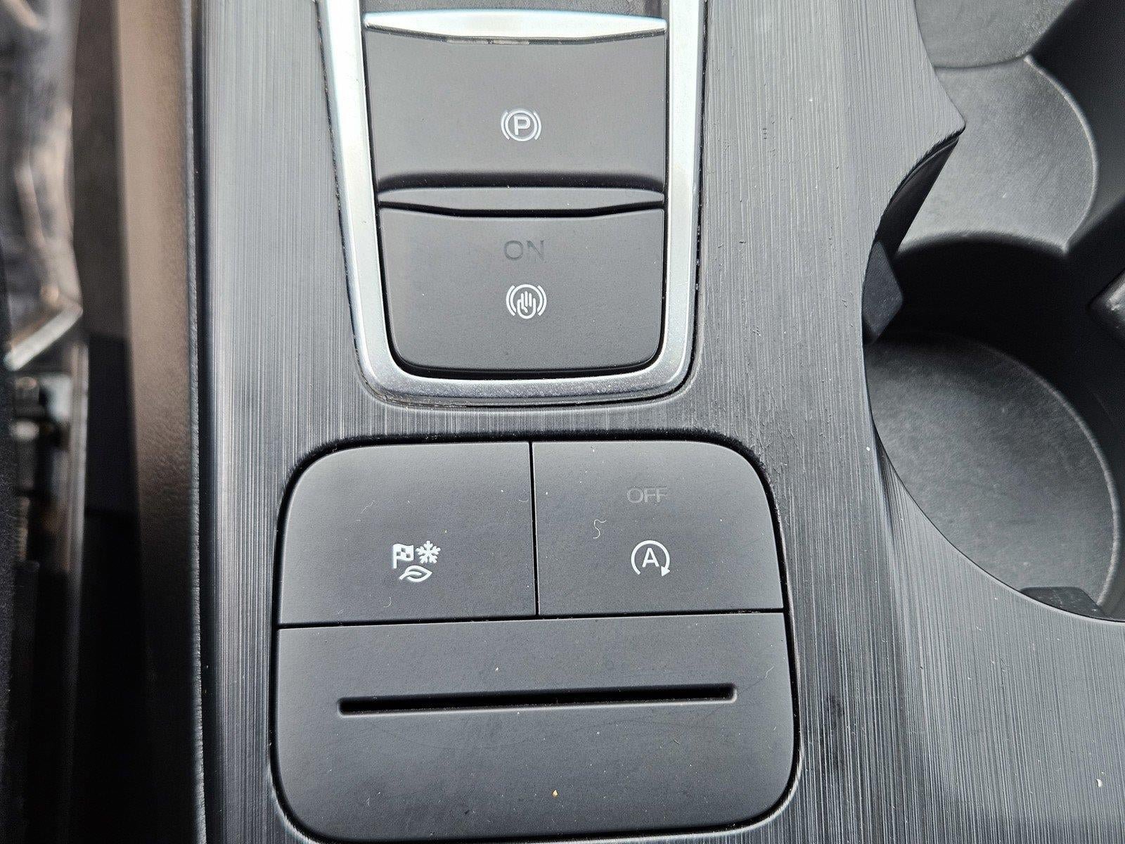 Certified 2025 Ford Escape ST-Line AWD/4WD image 18