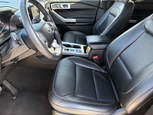 Certified 2024 Ford Explorer XLT w/ Equipment Group 202A RWD image 15
