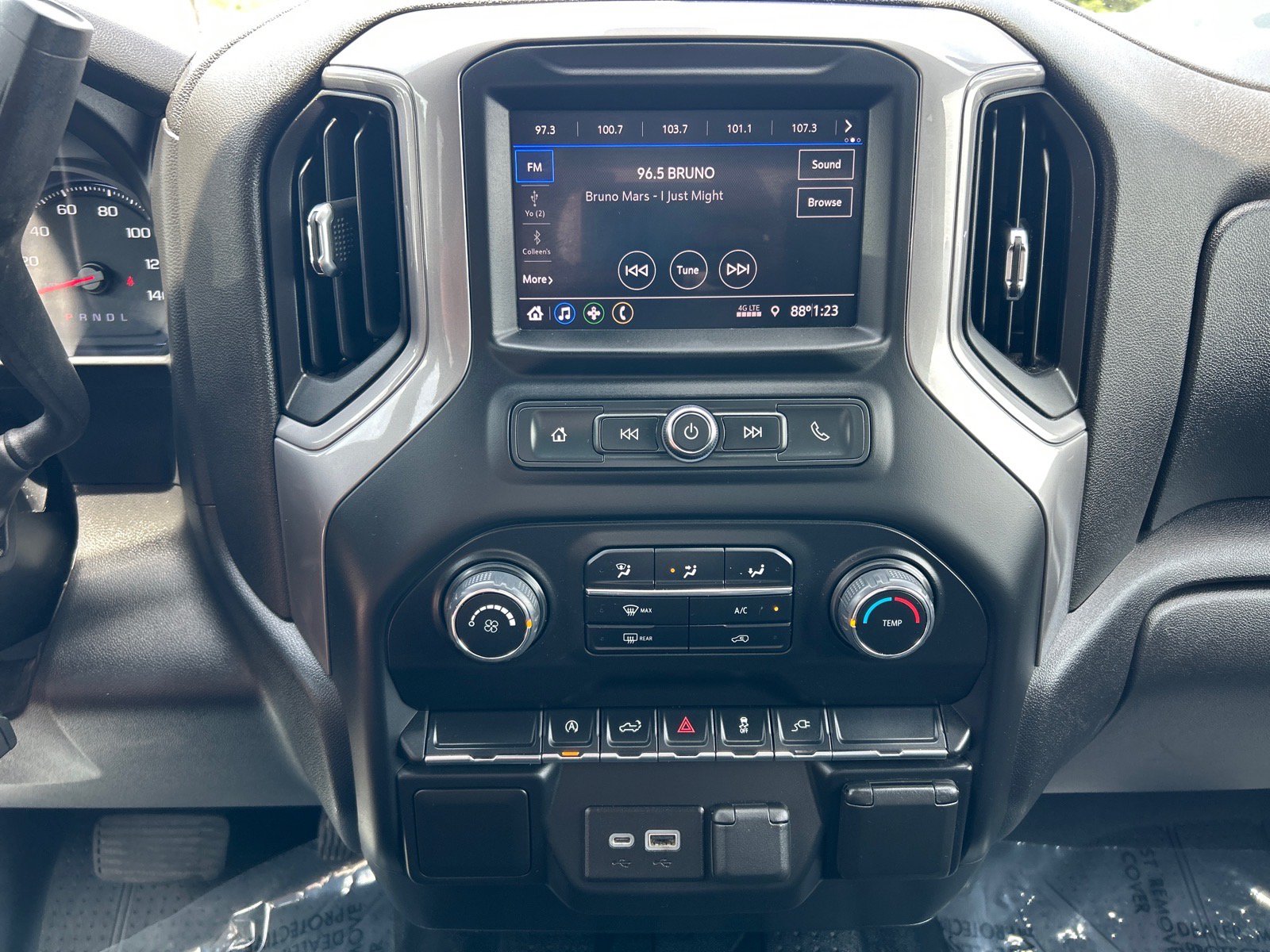 Used 2021 Chevrolet Silverado 1500 Custom AWD/4WD image 24