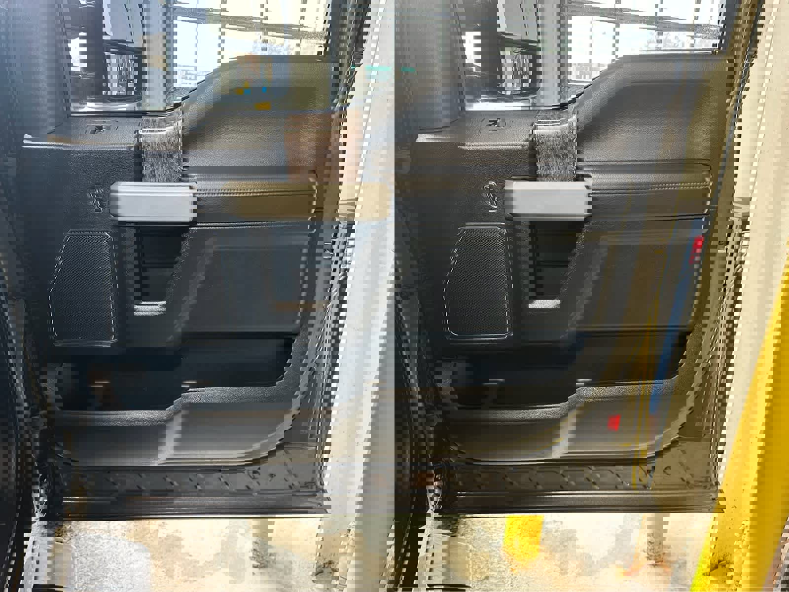 Certified 2017 Ford F350 Lariat w/ Chrome Package image 39