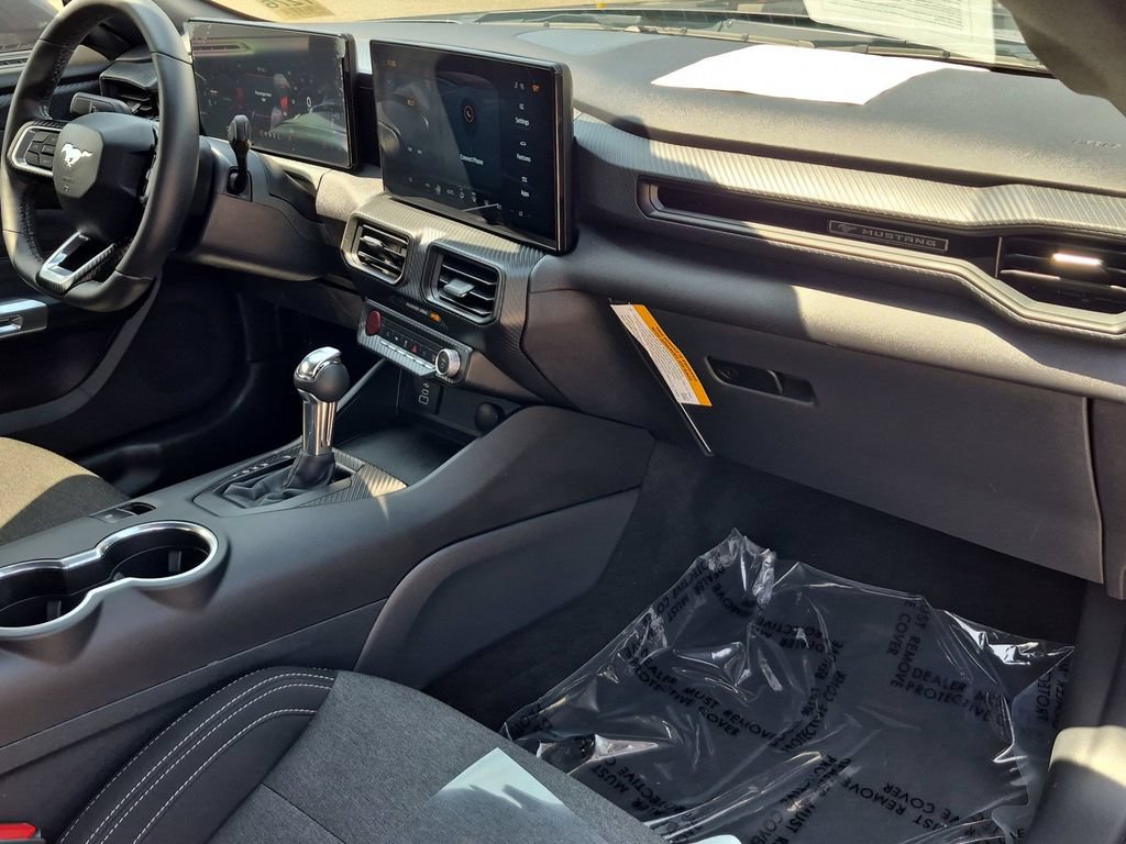 Certified 2025 Ford Mustang Coupe RWD image 9