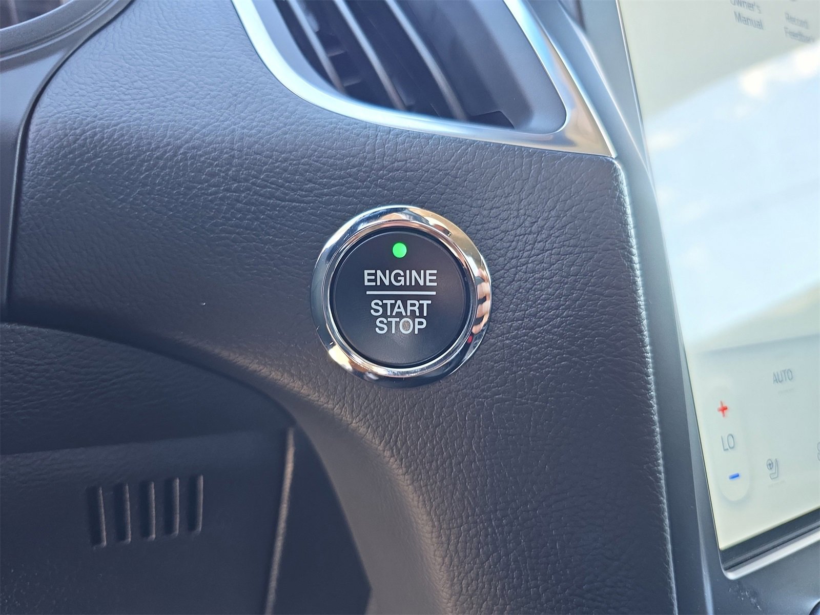 Certified 2024 Ford Edge Titanium image 24