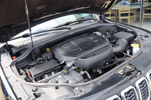 Used 2022 Jeep Grand Cherokee Limited w/ Tech Group AWD/4WD image 12
