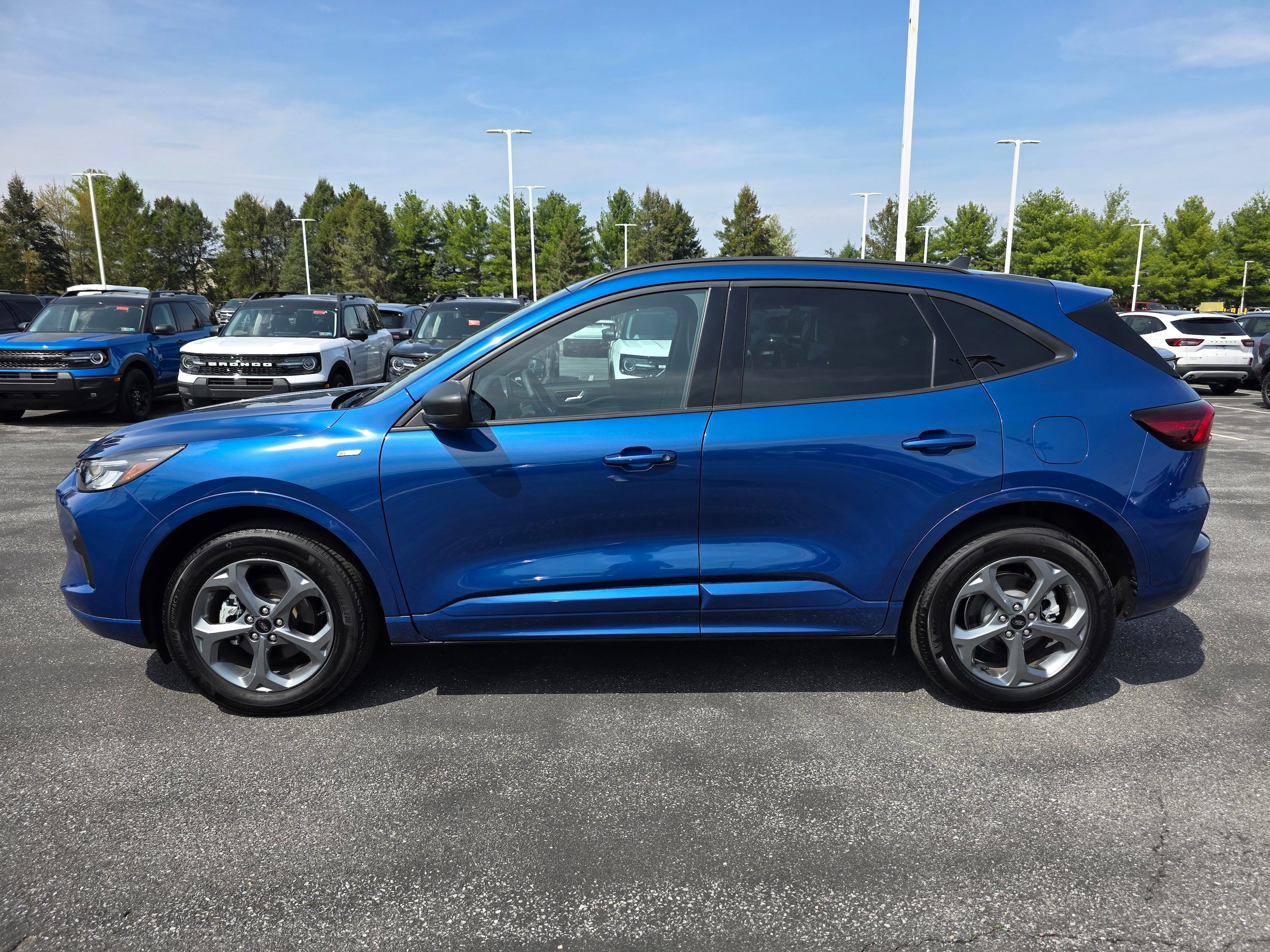 Certified 2023 Ford Escape ST-Line w/ Tech Pack #1 AWD/4WD image 6