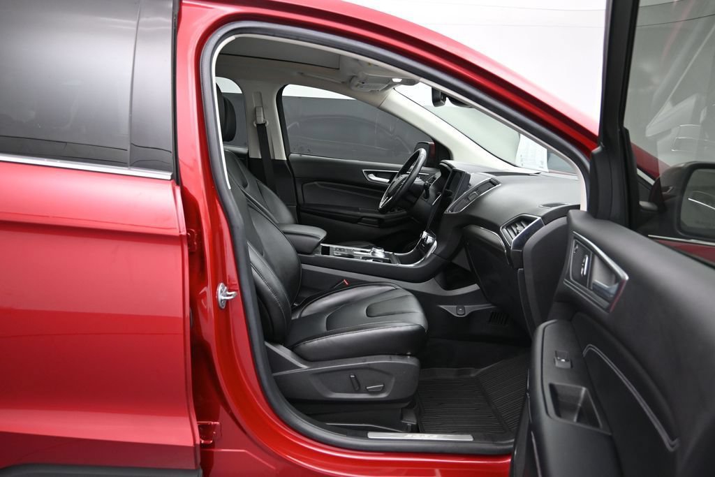 Certified 2022 Ford Edge Titanium AWD/4WD image 27
