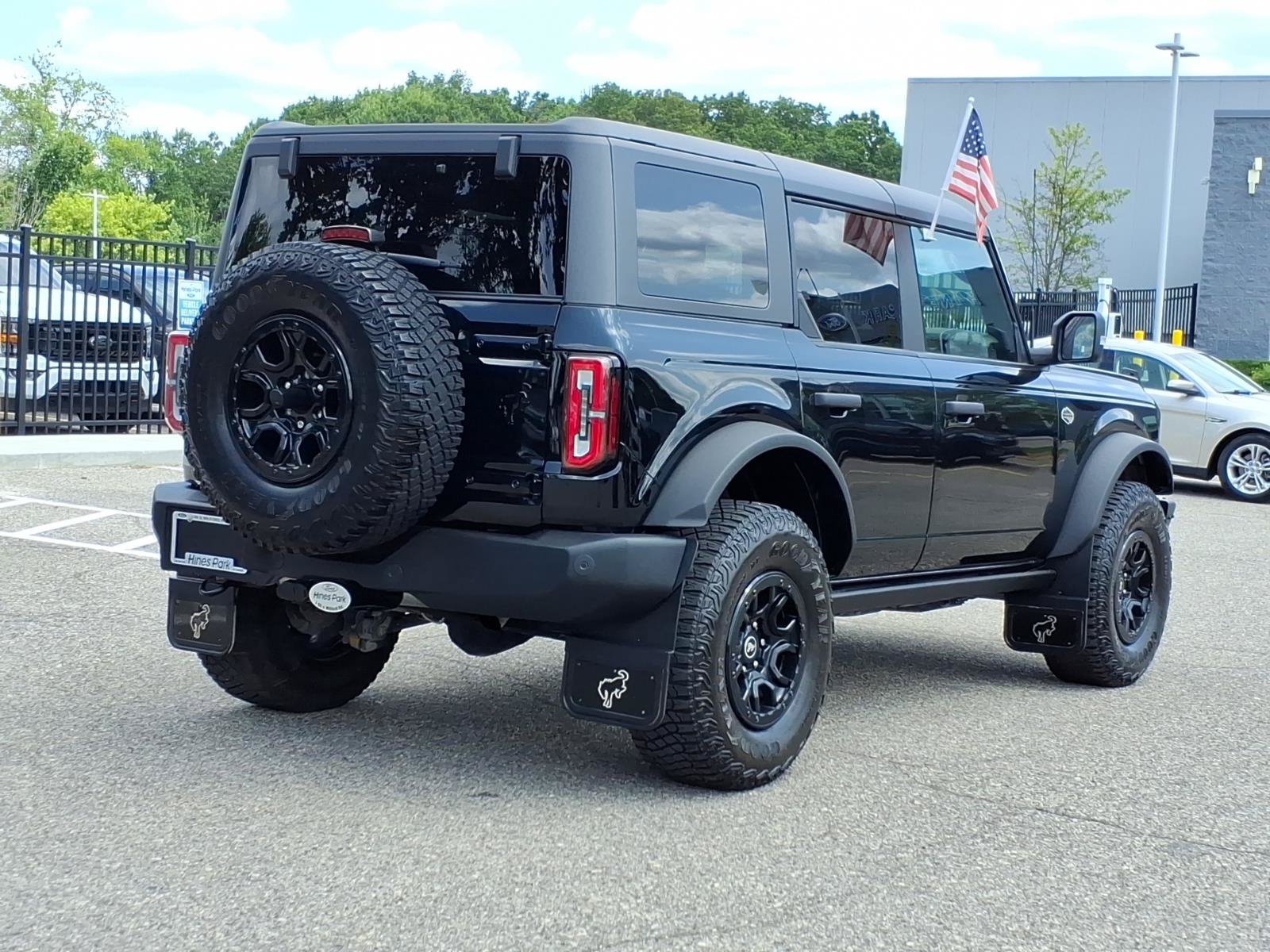 Certified 2022 Ford Bronco Wildtrak AWD/4WD image 7