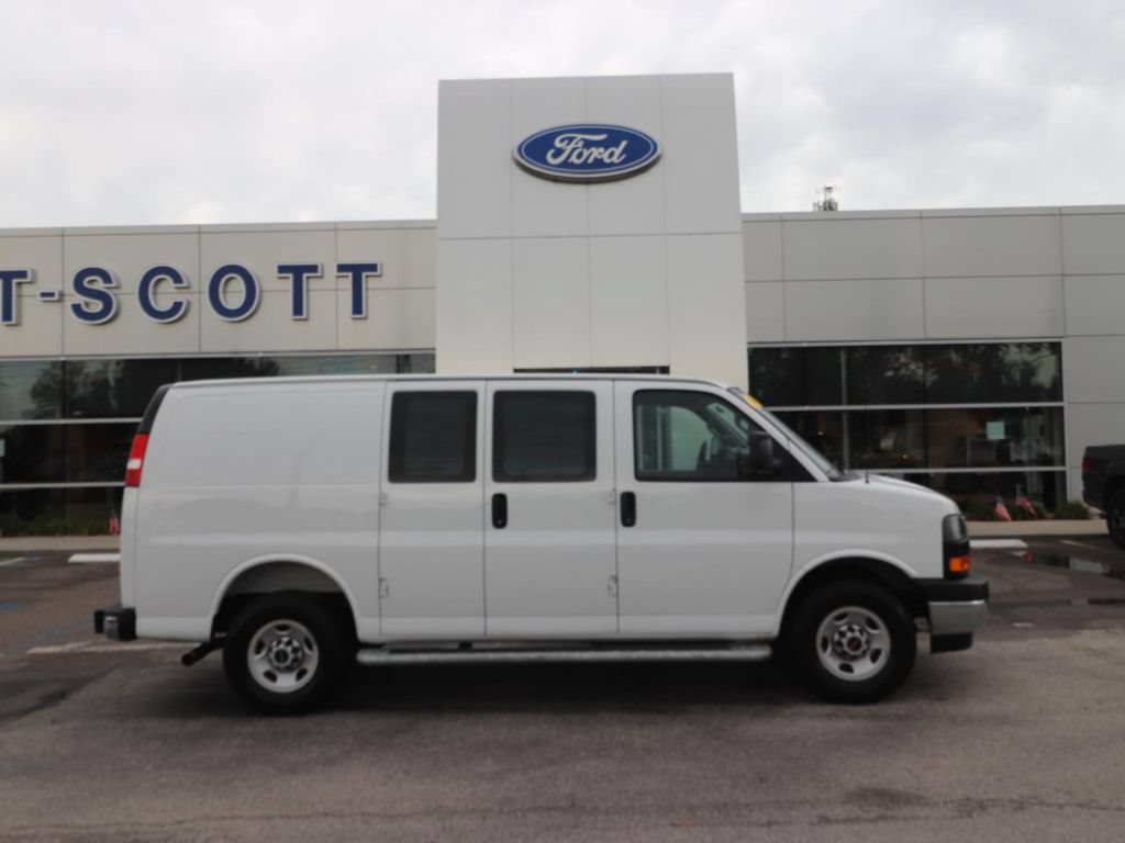 Used 2025 GMC Savana 2500 w/ Driver Convenience Package RWD image 17