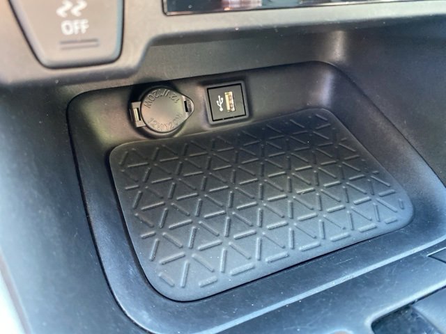 Used 2024 Toyota RAV4 XLE Premium image 33