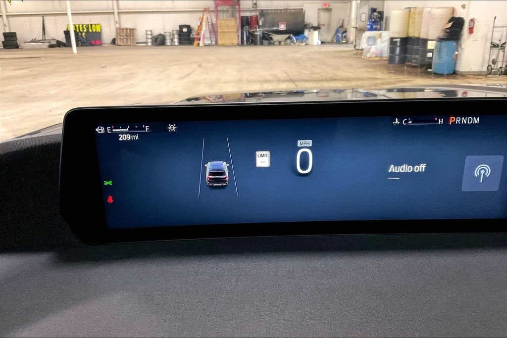 Certified 2025 Ford Expedition Active AWD/4WD image 19