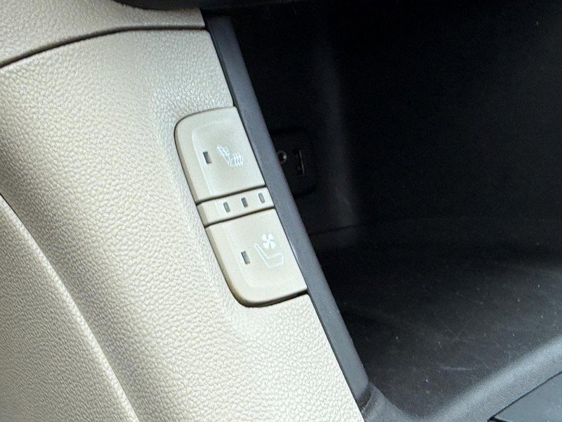 Used 2017 GMC Acadia Denali w/ Technology Package image 25