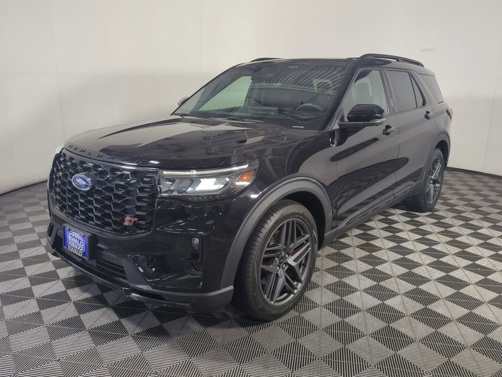 Certified 2025 Ford Explorer ST AWD/4WD image 4