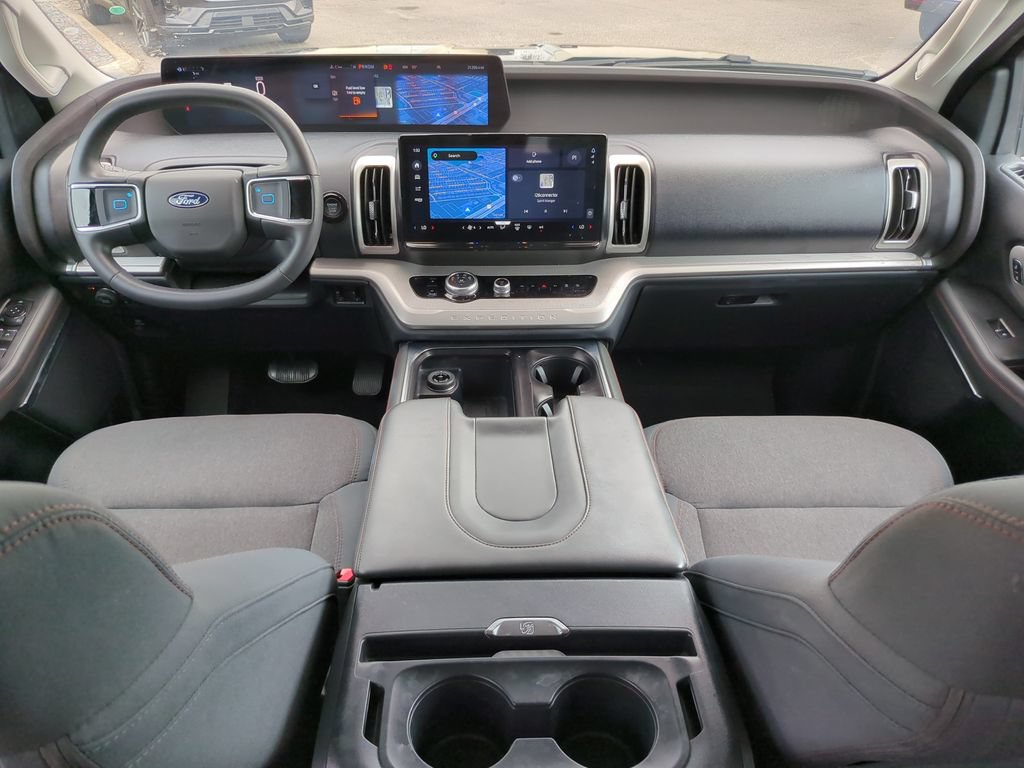 Certified 2025 Ford Expedition Active AWD/4WD image 19