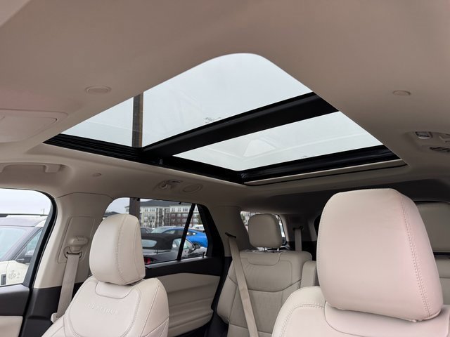 Certified 2022 Ford Explorer Platinum w/ Technology Package image 31