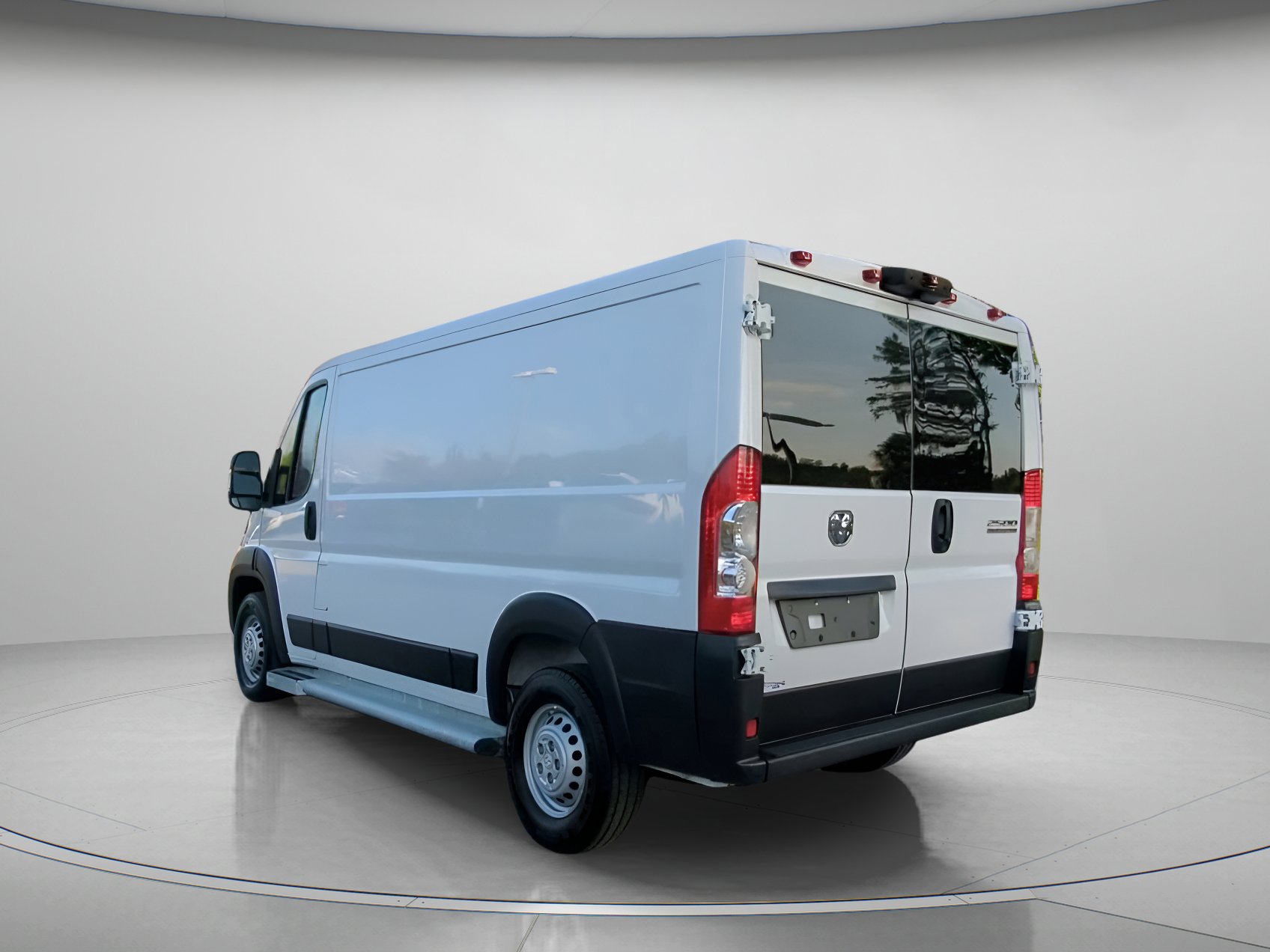 Used 2025 RAM ProMaster 2500 w/ U-Haul Equipment Group FWD image 21