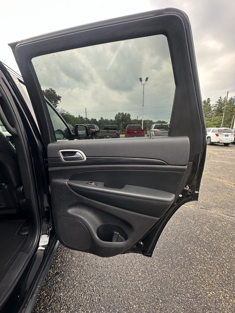 Used 2021 Jeep Grand Cherokee Laredo X image 14