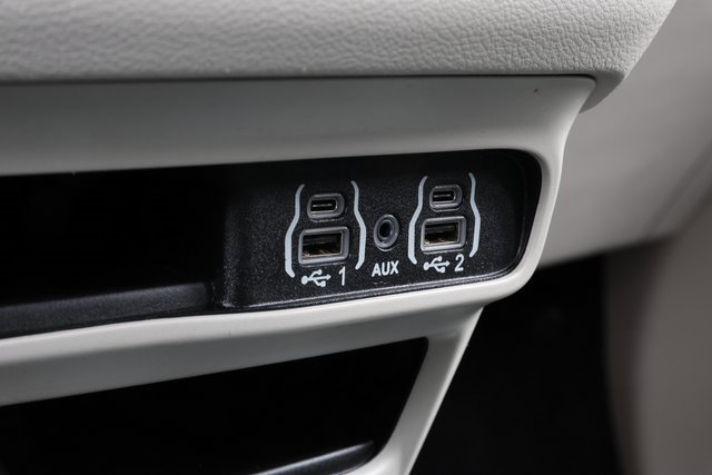 Used 2024 Chrysler Voyager LX image 25