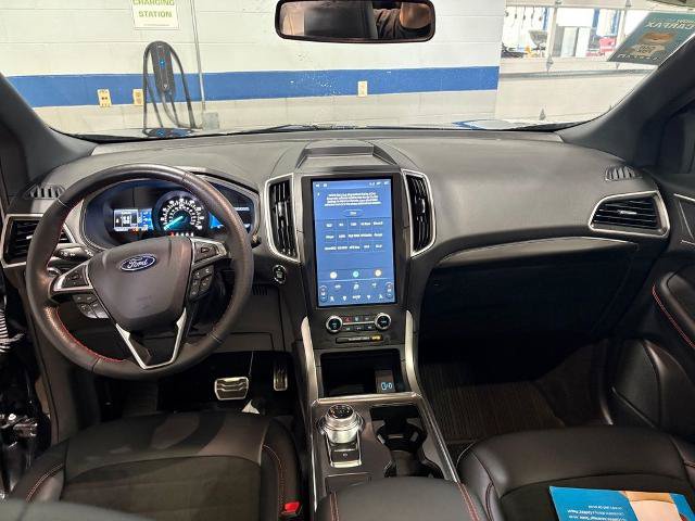 Certified 2024 Ford Edge ST-Line AWD/4WD image 11