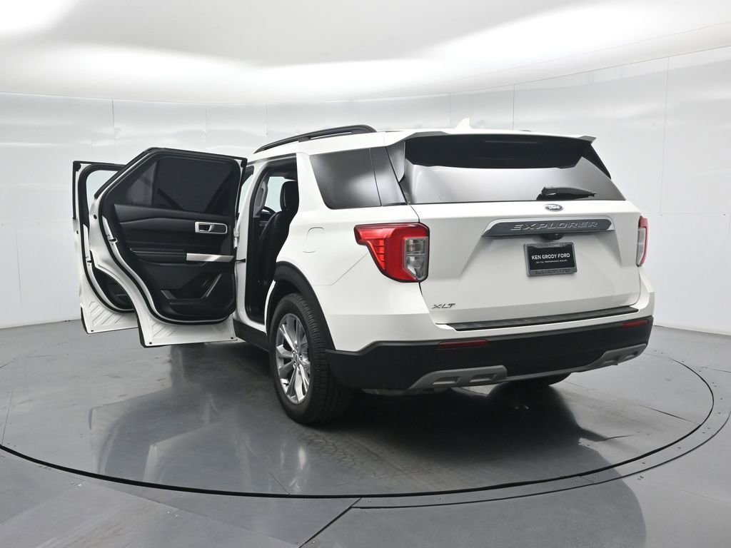 Certified 2021 Ford Explorer XLT w/ Equipment Group 202A RWD image 34